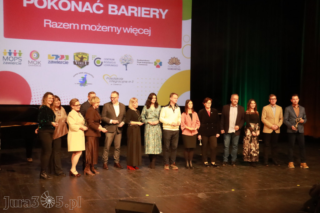 Fotorelacja: POKONAĆ BARIERY - Razem możemy więcej w MOK Zawiercie