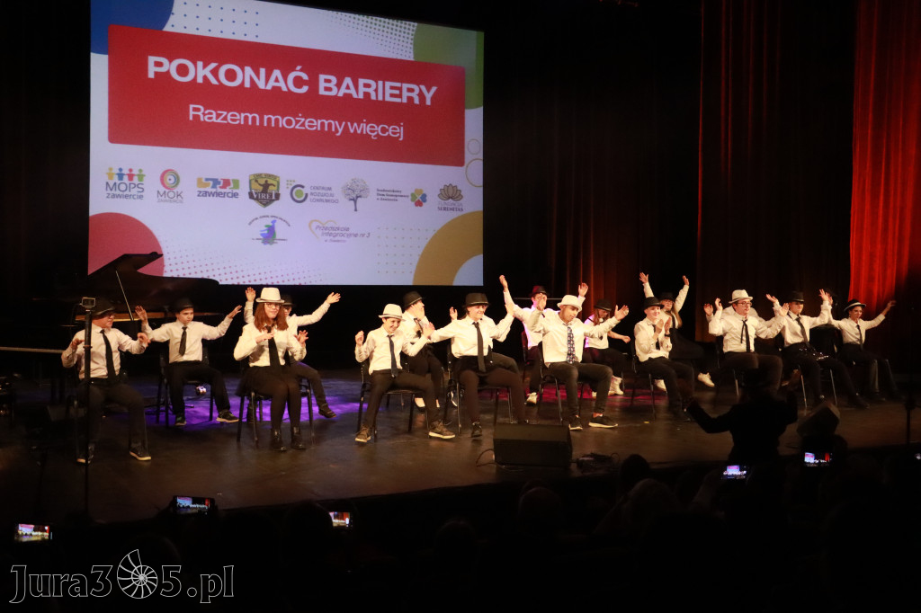 Fotorelacja: POKONAĆ BARIERY - Razem możemy więcej w MOK Zawiercie