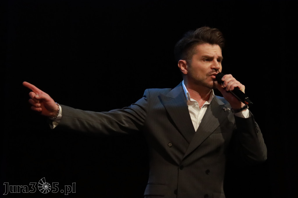 Fotorelacja: POKONAĆ BARIERY - Razem możemy więcej w MOK Zawiercie