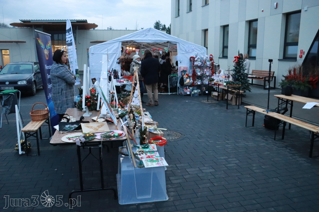 Fotorelacja: Spektakl lalkowy przygotowany przez Klub Seniora Koziołek - Bajka PRZYGODY BOLKA I LOLKA