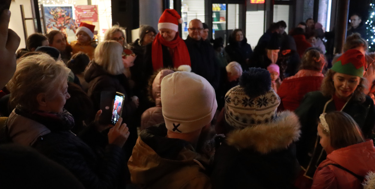 Fotorelacja: Spotkanie z Mikołajem i Rozświetlenie Choinki w Myszkowie