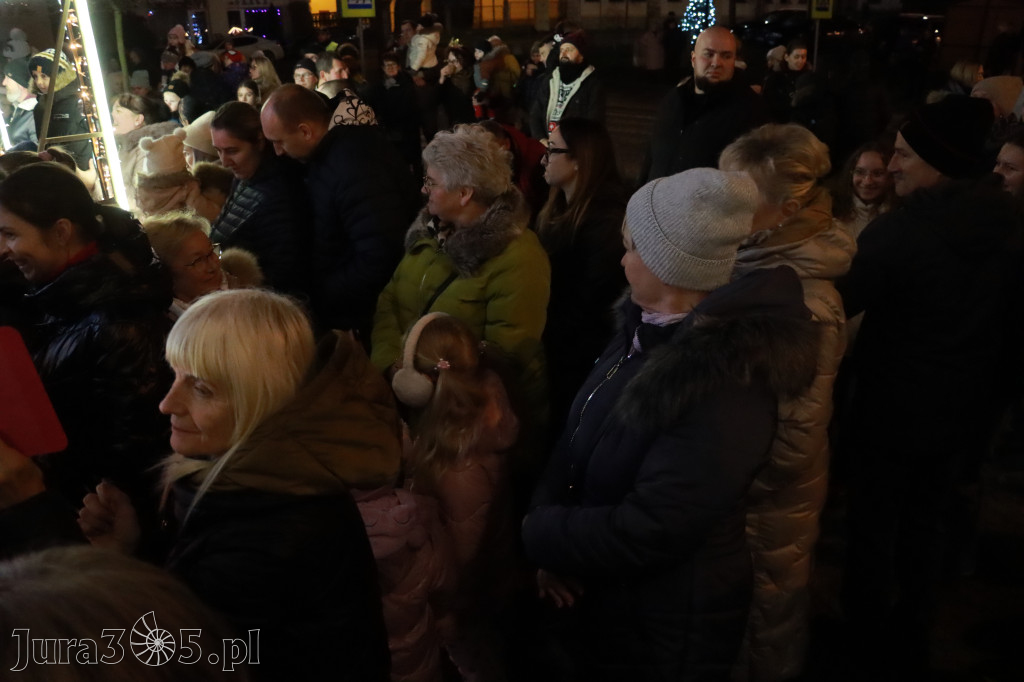 Fotorelacja: Spotkanie z Mikołajem i Rozświetlenie Choinki w Myszkowie