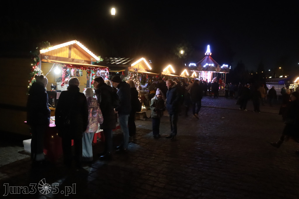 Fotorelacja: Spotkanie z Mikołajem i Rozświetlenie Choinki w Myszkowie