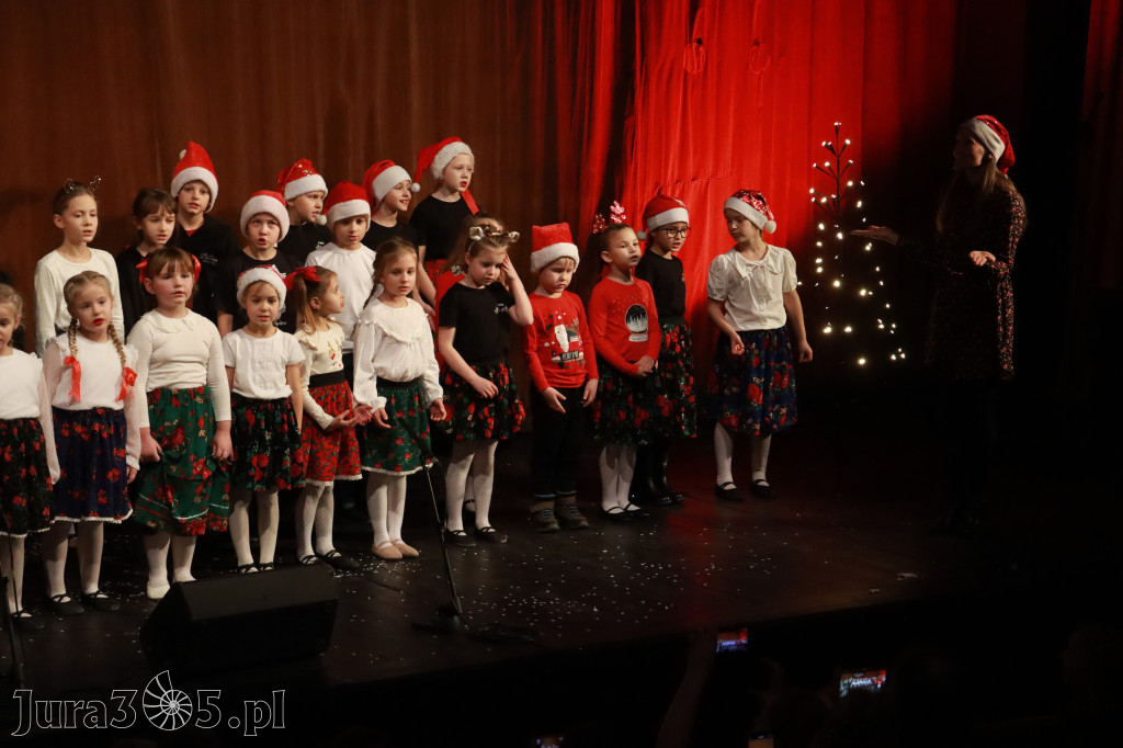 Fotorelacja: Mikołajki Mok Zawiercie - Paweł Kwiecień Małe Zawiercie i Chór Tutti