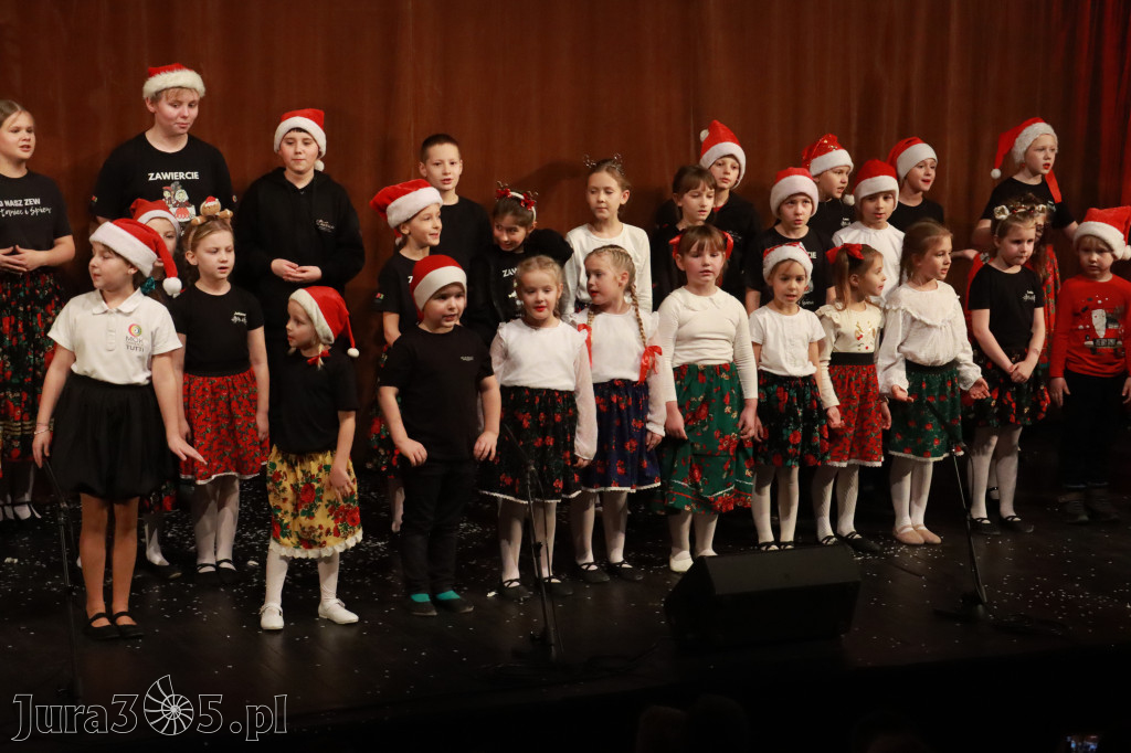 Fotorelacja: Mikołajki Mok Zawiercie - Paweł Kwiecień Małe Zawiercie i Chór Tutti