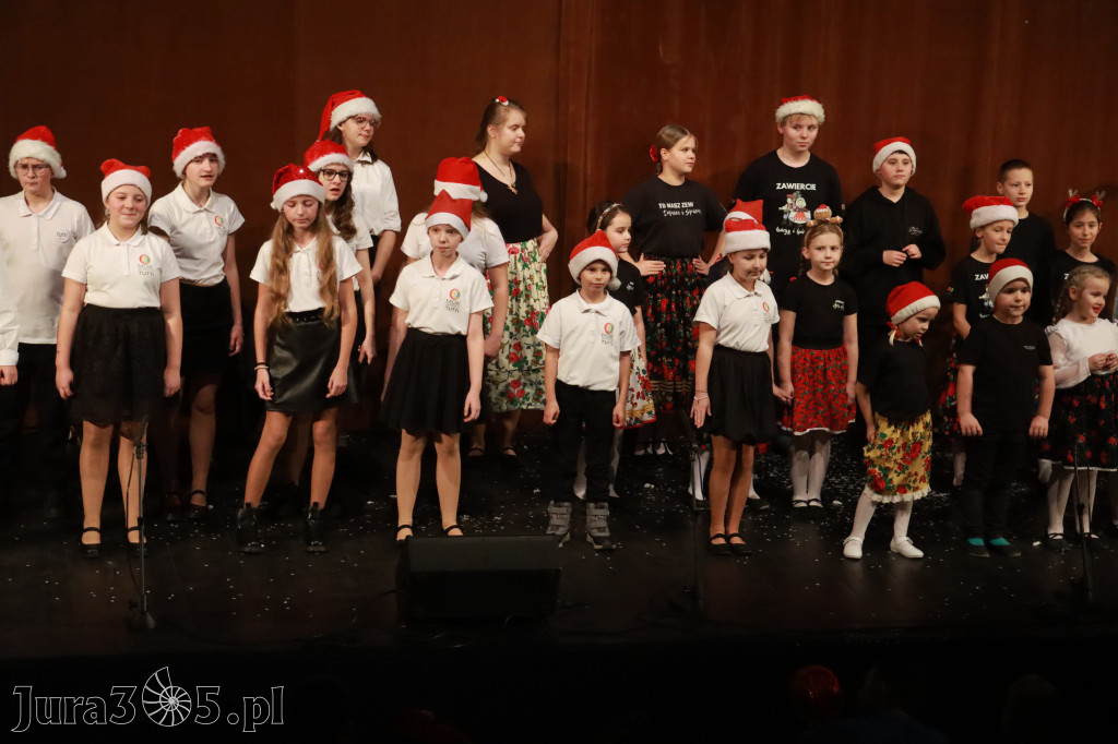 Fotorelacja: Mikołajki Mok Zawiercie - Paweł Kwiecień Małe Zawiercie i Chór Tutti