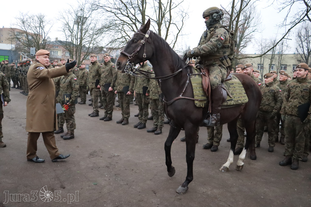 Fotorelacja: Defilada 13. Śląskiej Brygady Obrony Terytorialnej w Myszkowie