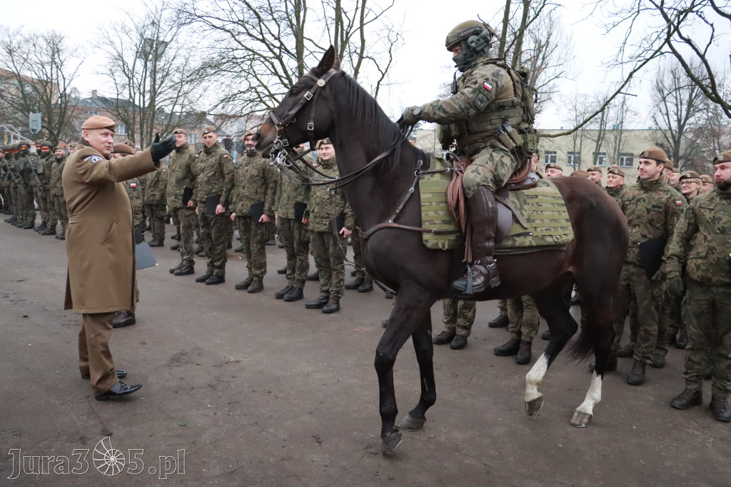 Fotorelacja: Defilada 13. Śląskiej Brygady Obrony Terytorialnej w Myszkowie