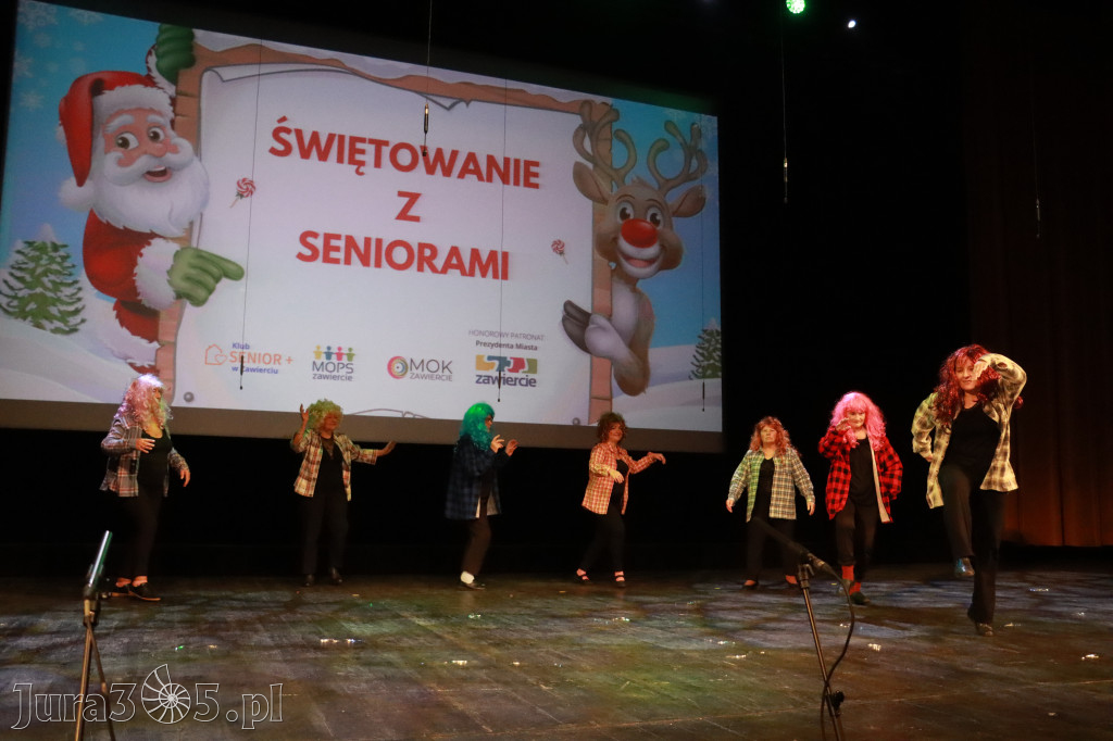 Fotorelacja: Świętowanie z Seniorami w MOK Zawiercie