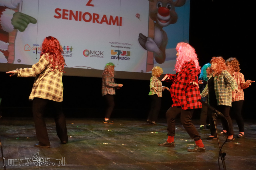 Fotorelacja: Świętowanie z Seniorami w MOK Zawiercie