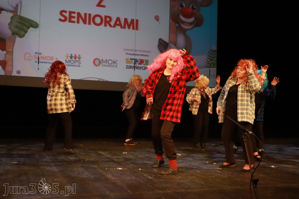 Fotorelacja: Świętowanie z Seniorami w MOK Zawiercie