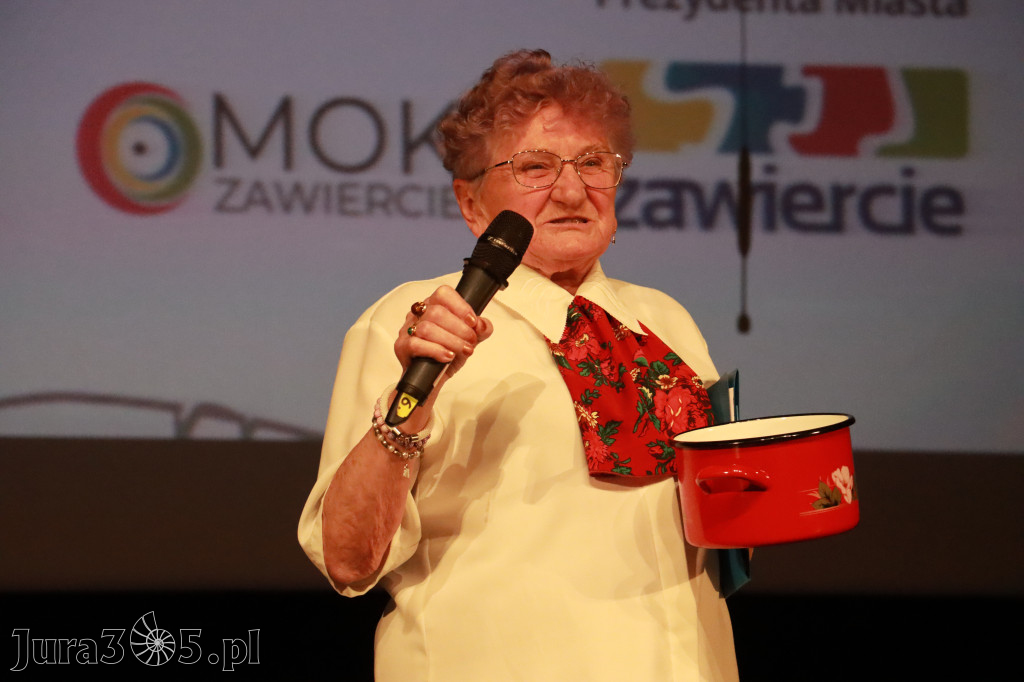 Fotorelacja: Świętowanie z Seniorami w MOK Zawiercie