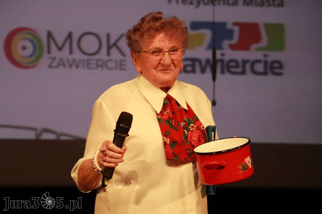 Fotorelacja: Świętowanie z Seniorami w MOK Zawiercie
