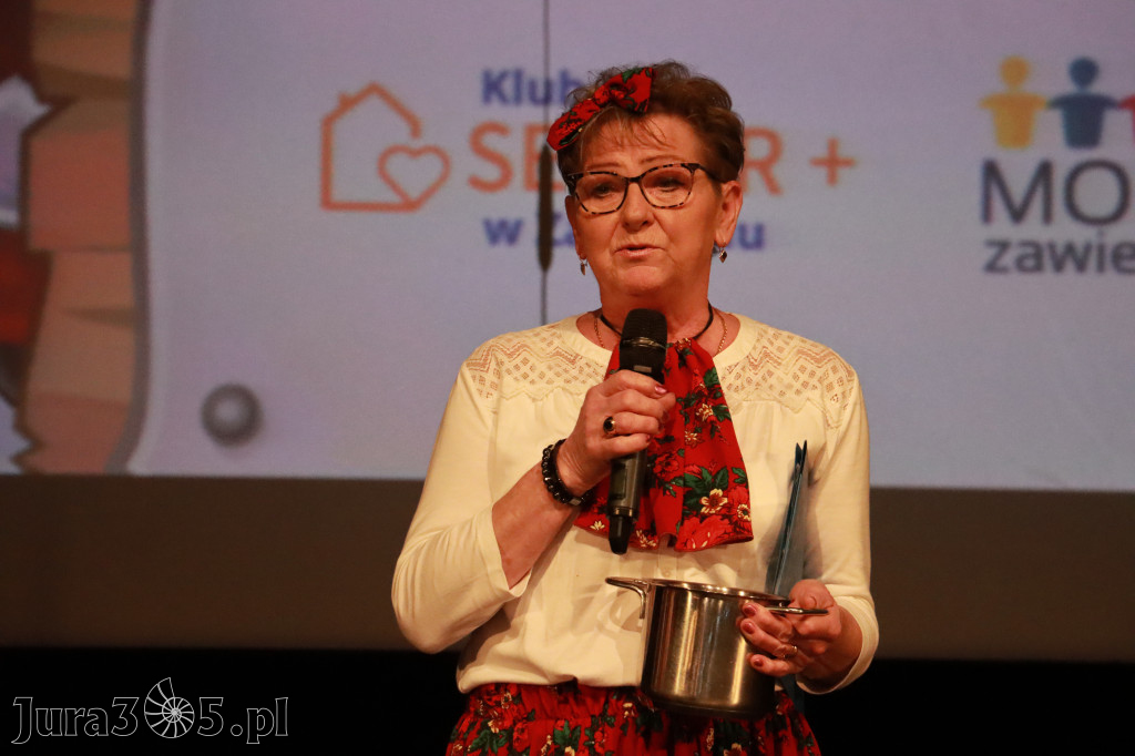 Fotorelacja: Świętowanie z Seniorami w MOK Zawiercie