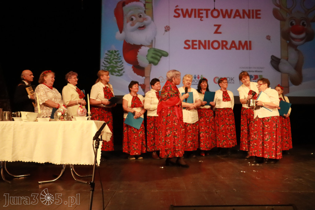 Fotorelacja: Świętowanie z Seniorami w MOK Zawiercie