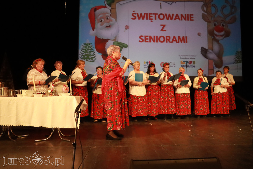 Fotorelacja: Świętowanie z Seniorami w MOK Zawiercie