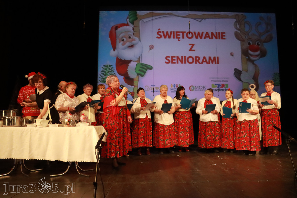 Fotorelacja: Świętowanie z Seniorami w MOK Zawiercie