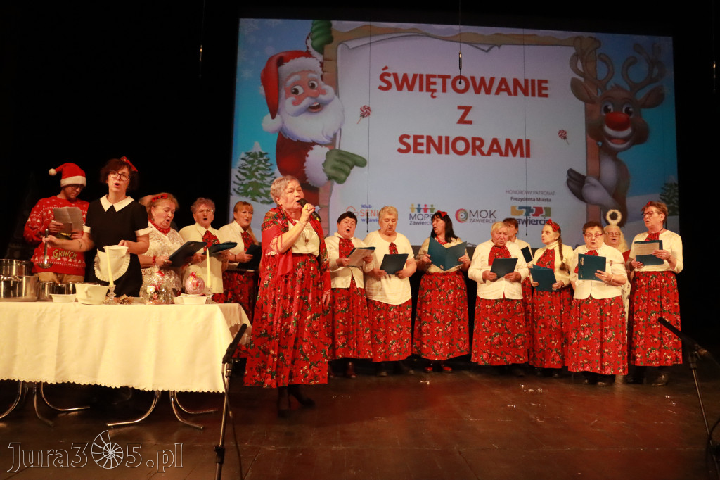 Fotorelacja: Świętowanie z Seniorami w MOK Zawiercie