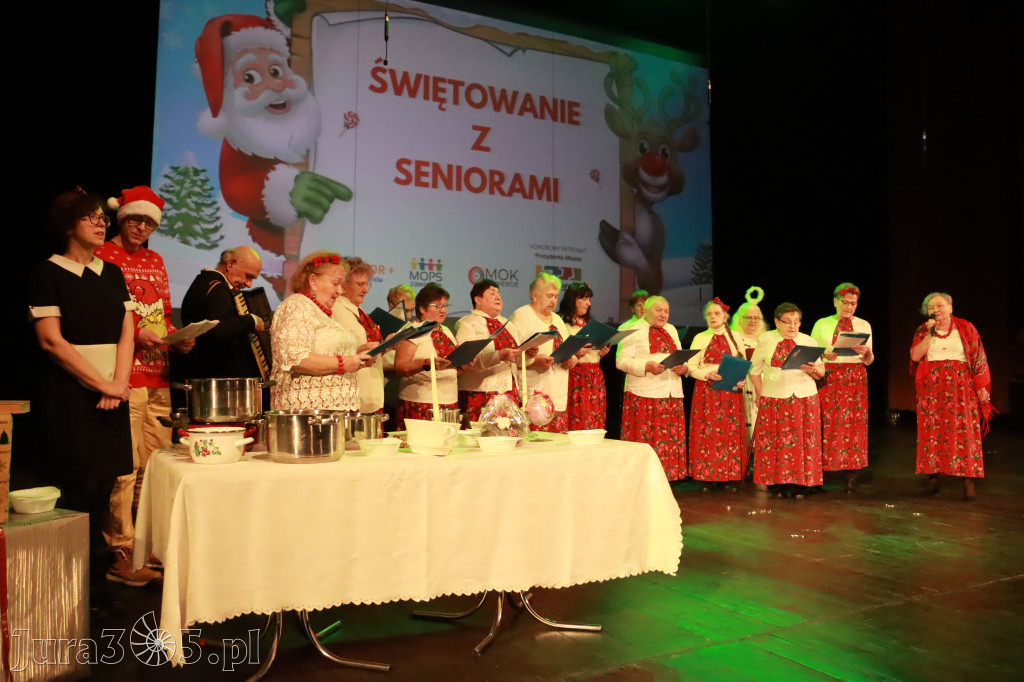 Fotorelacja: Świętowanie z Seniorami w MOK Zawiercie