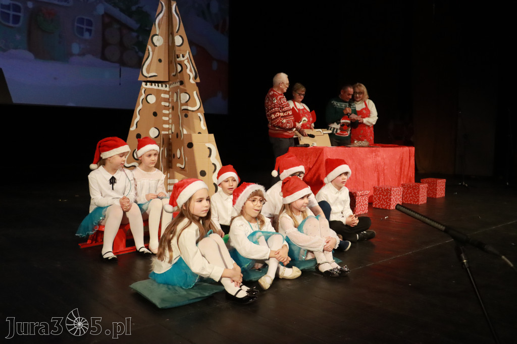 Fotorelacja: Świętowanie z Seniorami w MOK Zawiercie