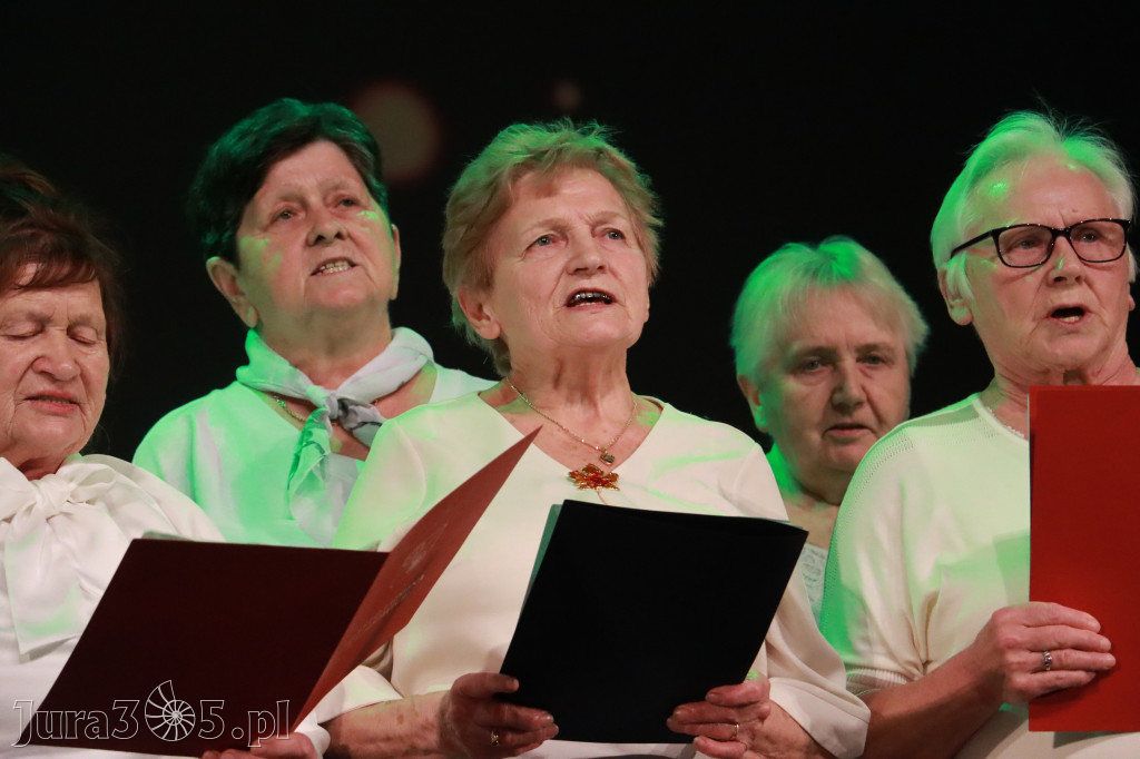 Fotorelacja: Świętowanie z Seniorami w MOK Zawiercie
