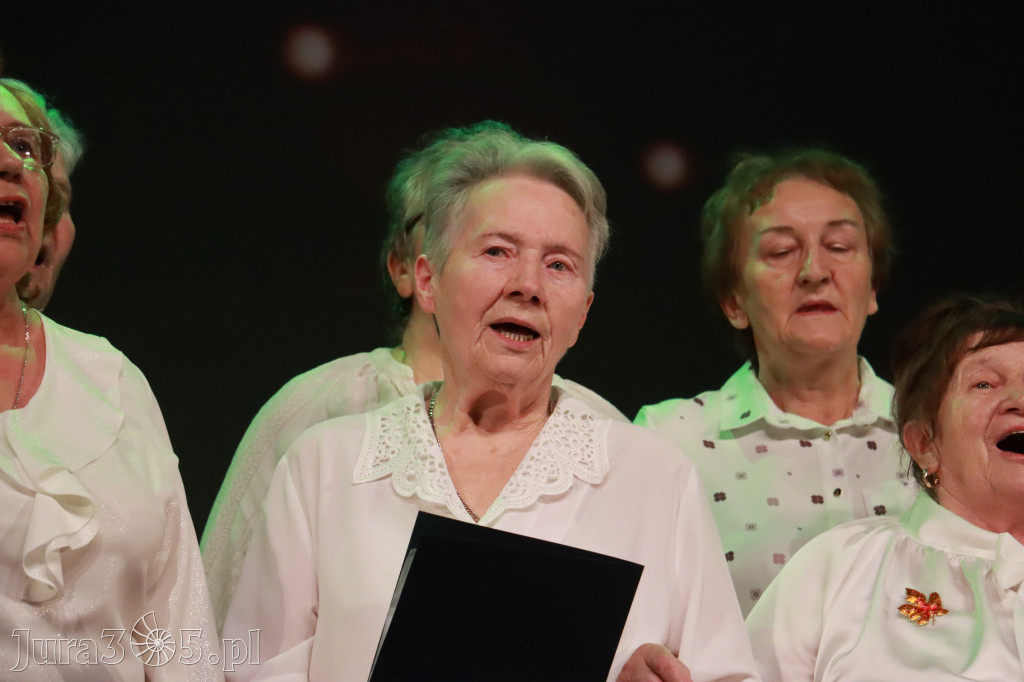Fotorelacja: Świętowanie z Seniorami w MOK Zawiercie