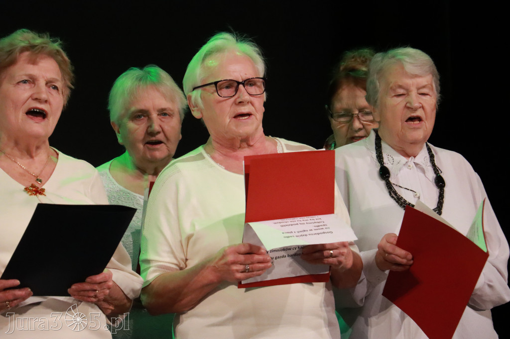 Fotorelacja: Świętowanie z Seniorami w MOK Zawiercie