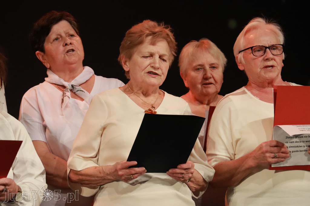 Fotorelacja: Świętowanie z Seniorami w MOK Zawiercie