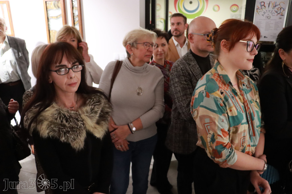 Fotorelacja: Wernisaż wystawy „Artyści na 110” w Zawierciu