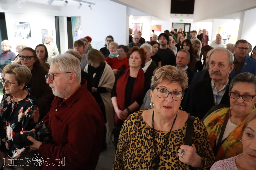 Fotorelacja: Wernisaż wystawy „Artyści na 110” w Zawierciu