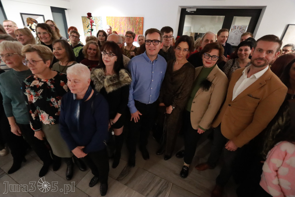 Fotorelacja: Wernisaż wystawy „Artyści na 110” w Zawierciu