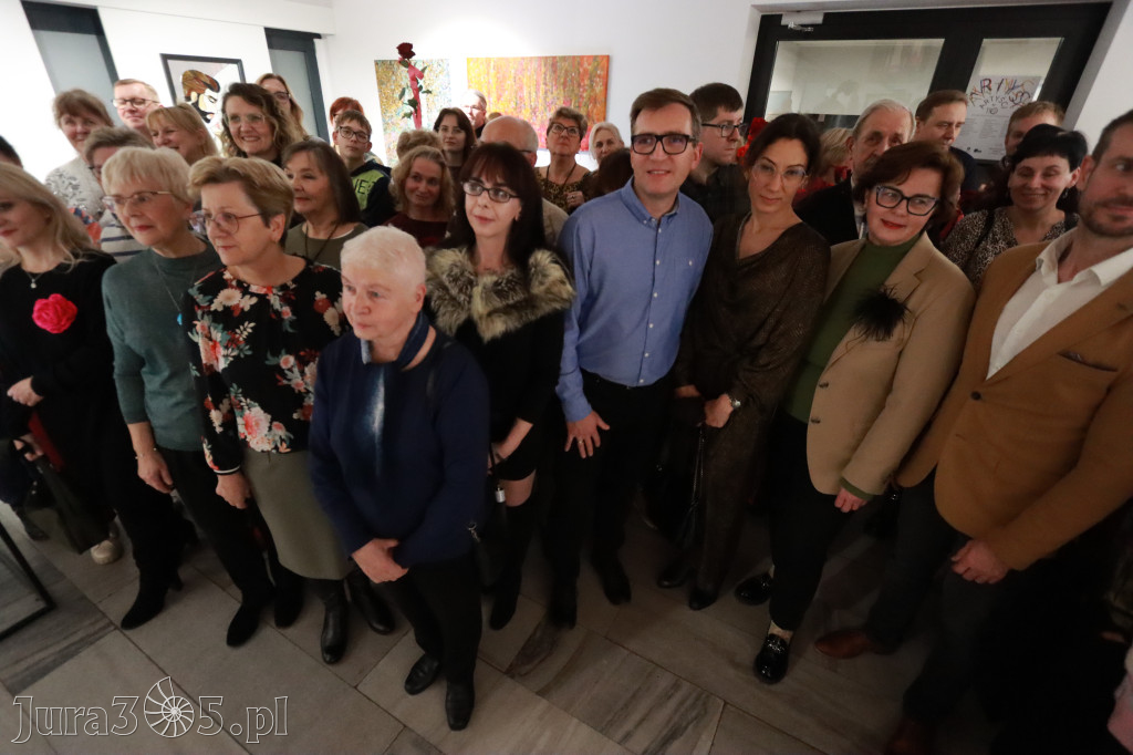 Fotorelacja: Wernisaż wystawy „Artyści na 110” w Zawierciu