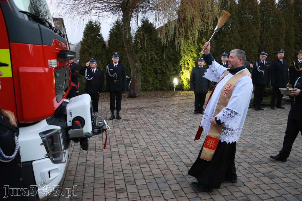Fotorelacja I: Przekazanie samochodu ratowniczo-gaśniczego dla OSP Myszków-Smudzówka