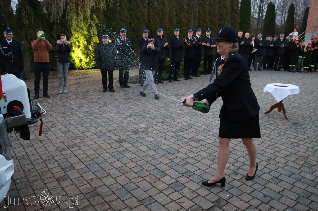 Fotorelacja I: Przekazanie samochodu ratowniczo-gaśniczego dla OSP Myszków-Smudzówka