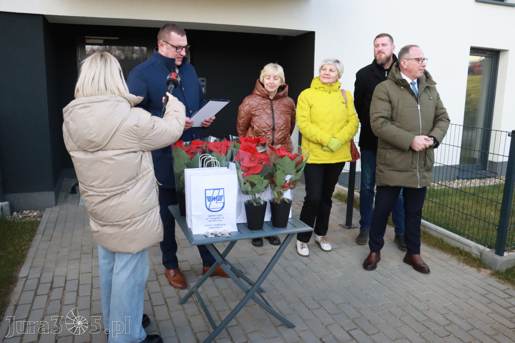 Fotorelacja: Przekazanie kluczy do nowych mieszkań TBS w Łazach