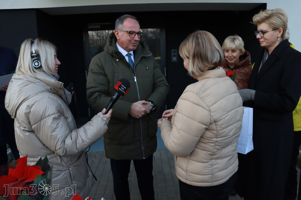 Fotorelacja: Przekazanie kluczy do nowych mieszkań TBS w Łazach