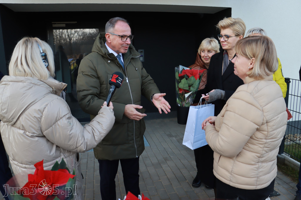 Fotorelacja: Przekazanie kluczy do nowych mieszkań TBS w Łazach