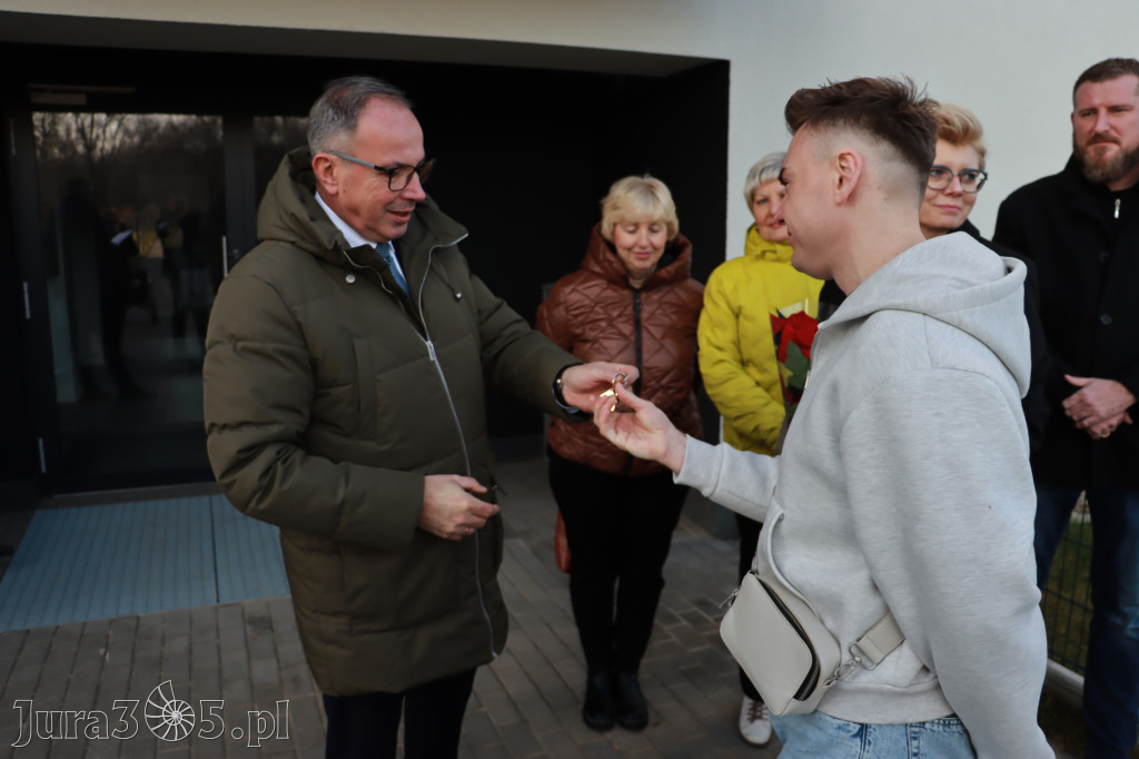 Fotorelacja: Przekazanie kluczy do nowych mieszkań TBS w Łazach