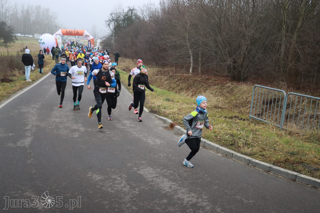 Fotorelacja: 1 Zimowy Półmaraton Myszkowski 2025