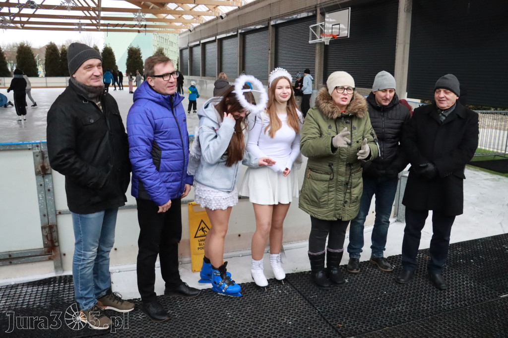 Fotorelacja: Otwarcie lodowiska w Zawierciu