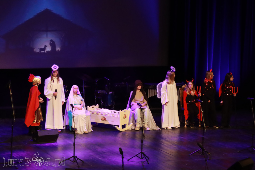 Fotorelacja: Koncert Świąteczny Szkoły Muzycznej i SP3 w MOK Zawiercie