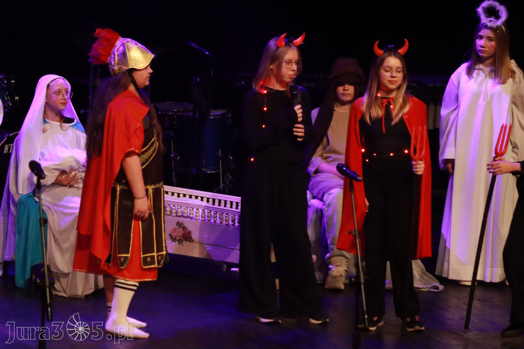 Fotorelacja: Koncert Świąteczny Szkoły Muzycznej i SP3 w MOK Zawiercie
