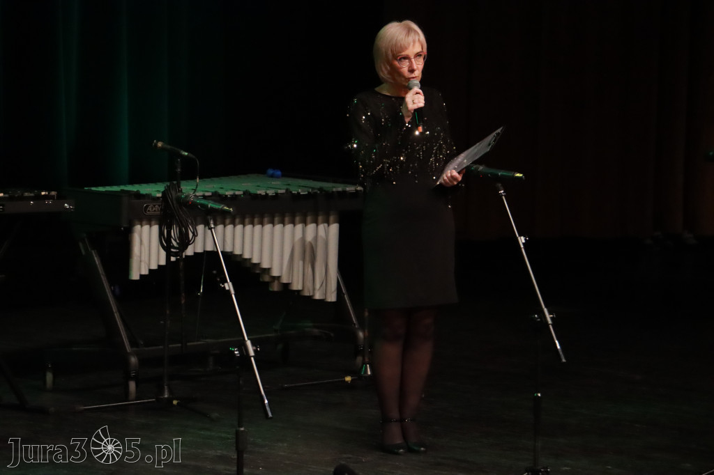 Fotorelacja: Koncert Świąteczny Szkoły Muzycznej i SP3 w MOK Zawiercie
