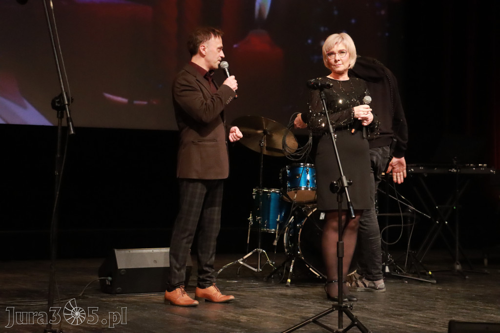 Fotorelacja: Koncert Świąteczny Szkoły Muzycznej i SP3 w MOK Zawiercie