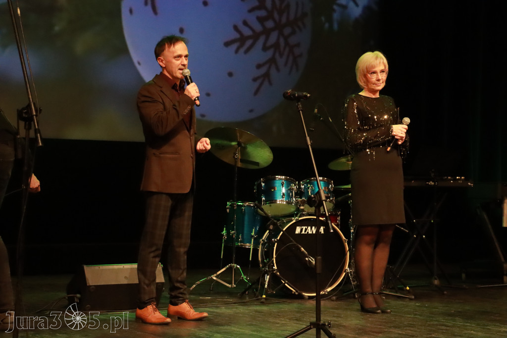Fotorelacja: Koncert Świąteczny Szkoły Muzycznej i SP3 w MOK Zawiercie