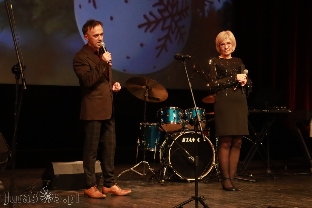 Fotorelacja: Koncert Świąteczny Szkoły Muzycznej i SP3 w MOK Zawiercie
