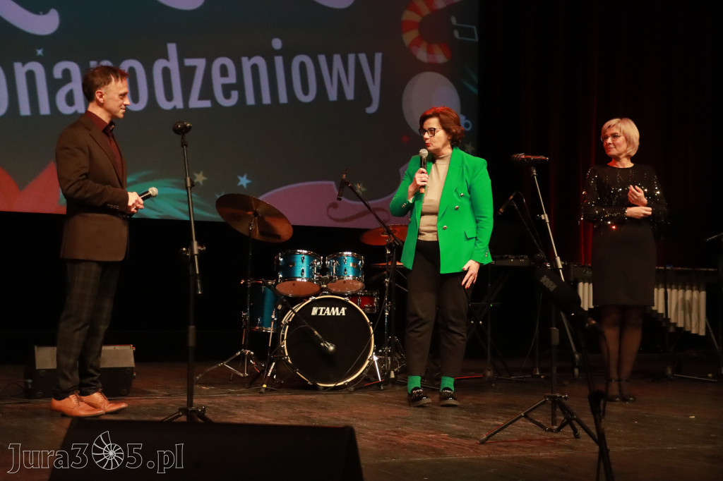 Fotorelacja: Koncert Świąteczny Szkoły Muzycznej i SP3 w MOK Zawiercie