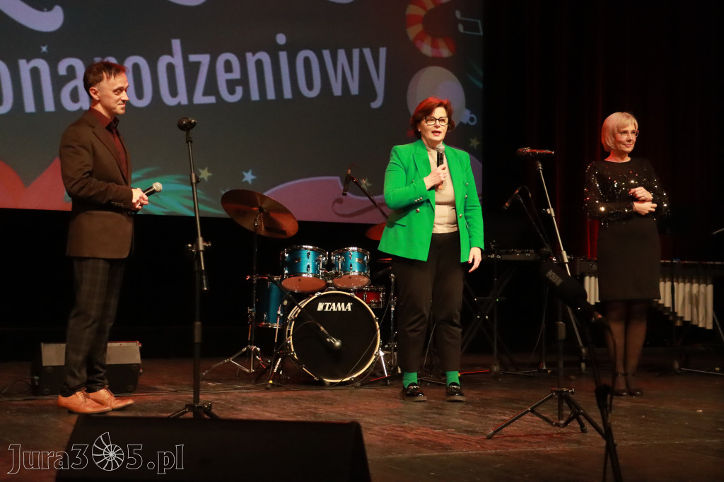 Fotorelacja: Koncert Świąteczny Szkoły Muzycznej i SP3 w MOK Zawiercie