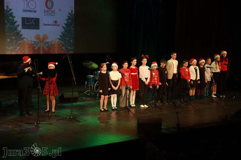 Fotorelacja: Koncert Świąteczny Szkoły Muzycznej i SP3 w MOK Zawiercie