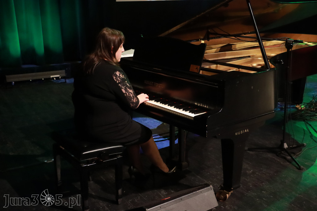 Fotorelacja: Koncert Świąteczny Szkoły Muzycznej i SP3 w MOK Zawiercie